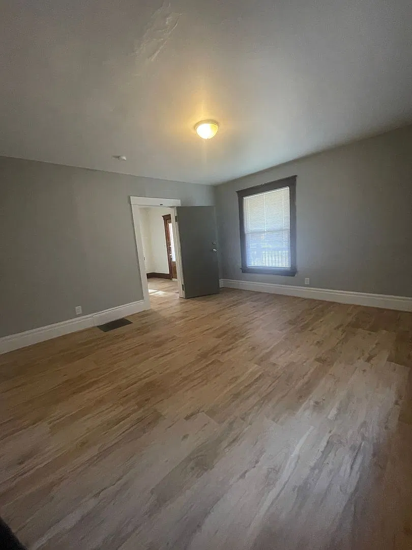 Seven Bedroom Available for Rent; 2027-2028 Term | Fits 8-9 Comfortably! — Photo 4
