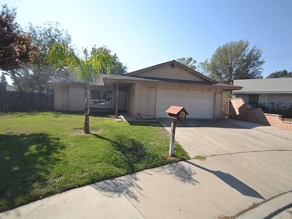 2nd image of 24442 Denise Pl