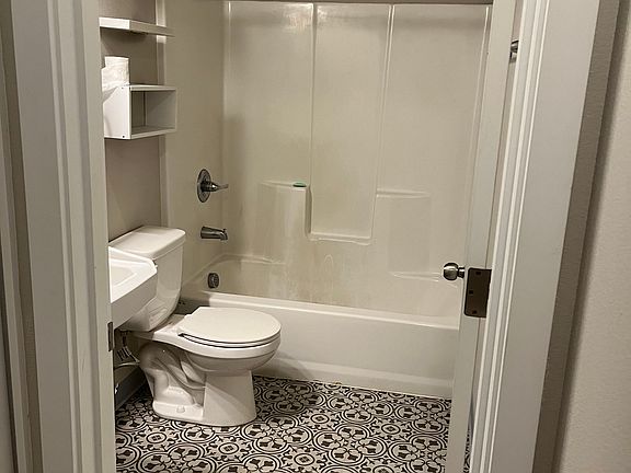 2nd image of 6836 SE 72nd Ave #6836