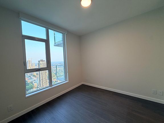 4th image of 2108 Gilmore Ave #3903