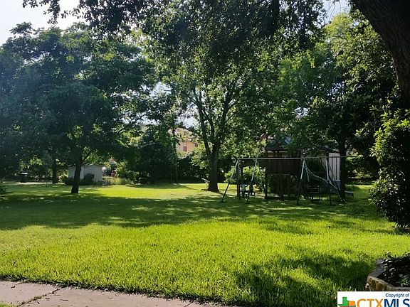5th image of 1213 & 1215 Barbara Dr