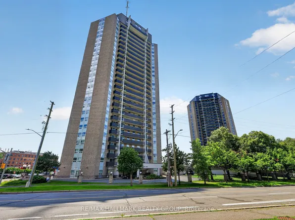1380 Prince Of Wales Dr #703, Ottawa, ON K2C 3N5