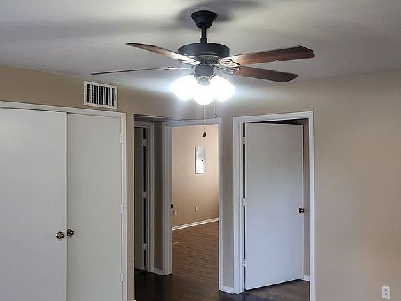 2nd image of 221 Kerby St APT B