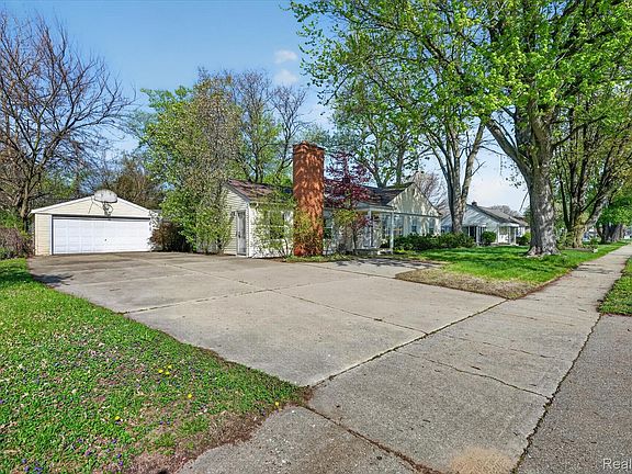 2nd image of 15151 Merriman Rd