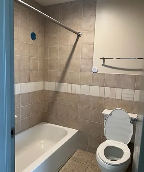Upstairs full bathroom