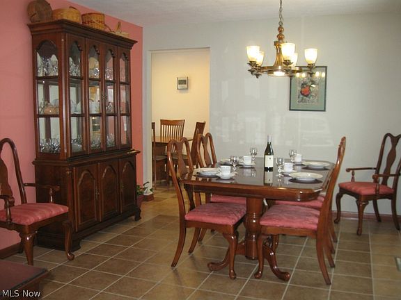 5th image of 20229 Arlington Dr