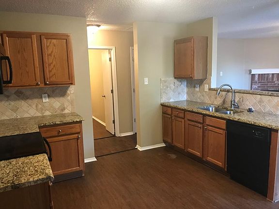 4th image of 1512 Hickory Creek Ln