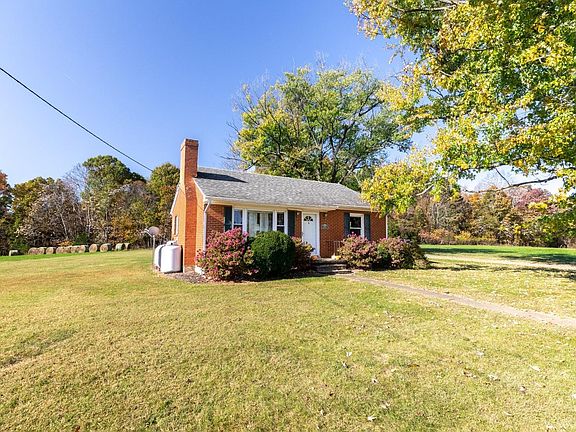 2nd image of 1093 Powell Ln
