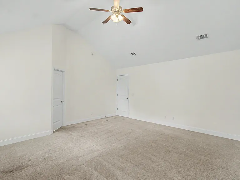 906 Rachel Ln — Photo 34