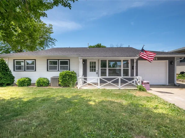 4975 Kesler Rd NW, Cedar Rapids, IA 52405