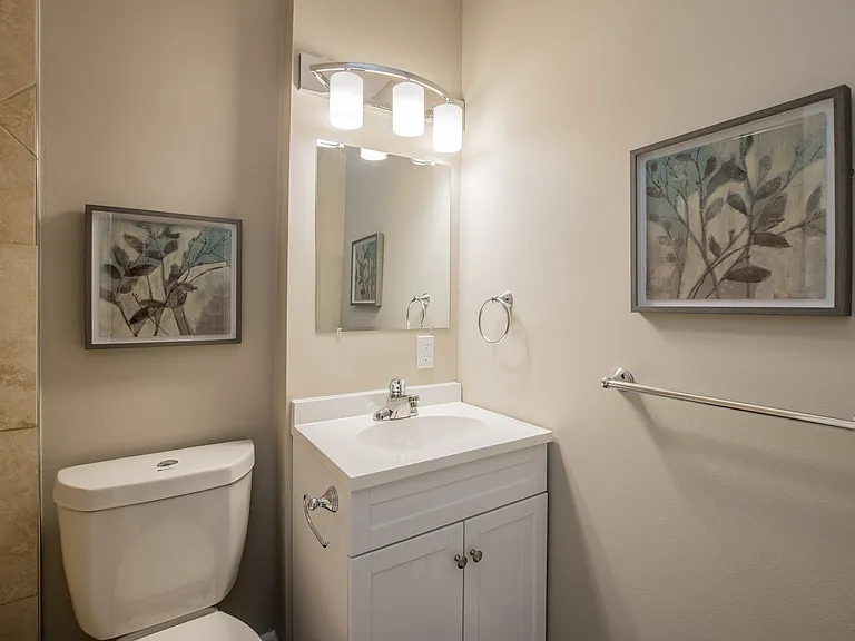 77 Manitou Cres W — Photo 10