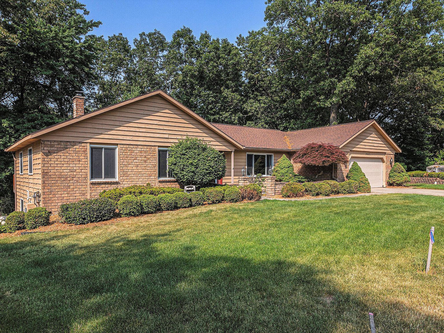 6927 Sandy Lane Dr SE, Grand Rapids, MI 49546 Zillow