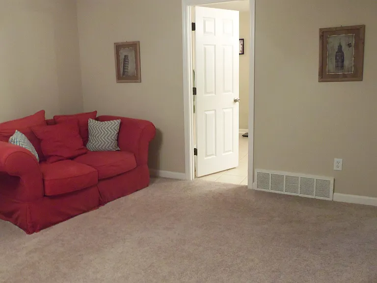 140 Center Springs Dr — Photo 13