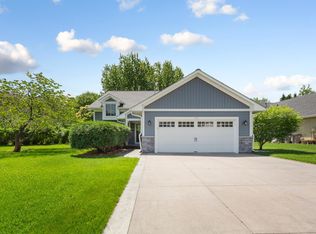 1820 Park Ridge Dr, Chaska, MN 55318