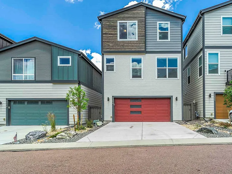 1354 Sunshine Valley Way — Photo 1