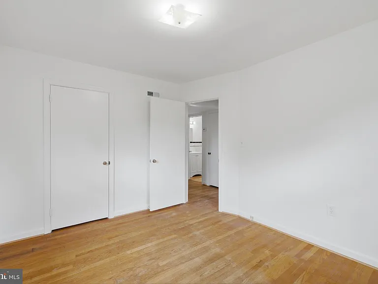 130 S 29th St #1 — Photo 8
