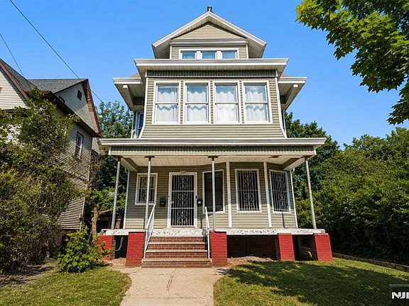 2nd image of 908-910 S 16th St