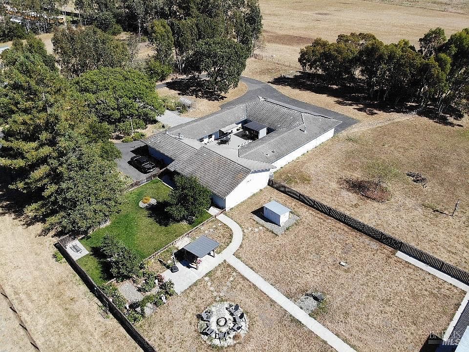 1st image of 530 Oasis Drive