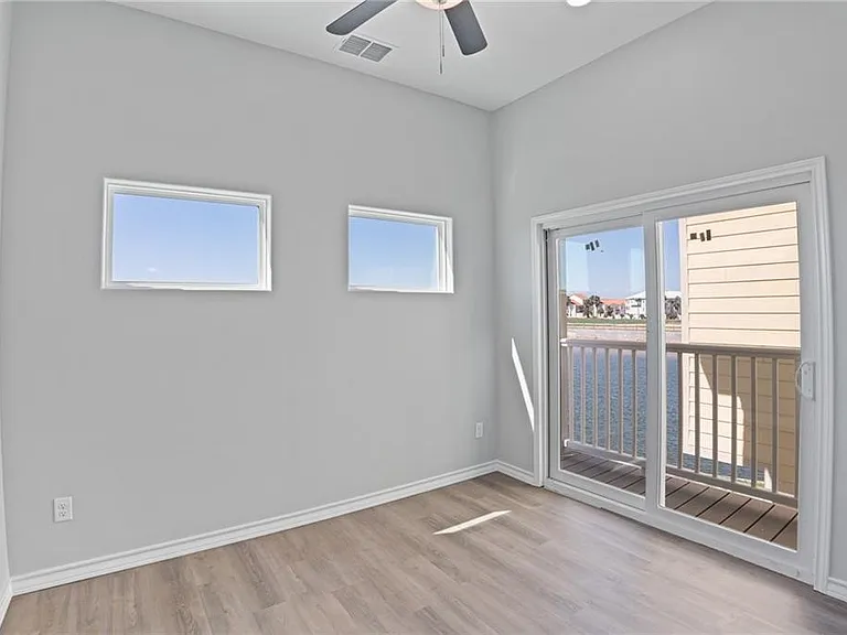 14933 Leeward Dr — Photo 11
