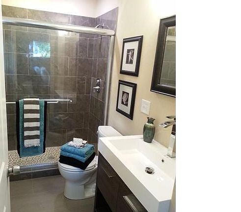 2nd image of 1027 Llewellyn Ln