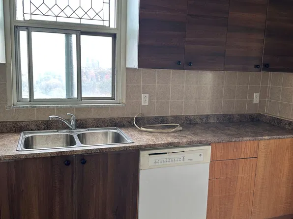 15 Vicora Linkway #1603, Toronto, ON M3C 1A7