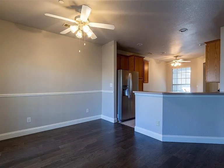 10008 Dryden Ln — Photo 6