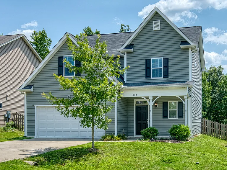 305 Webber Ln — Photo 2