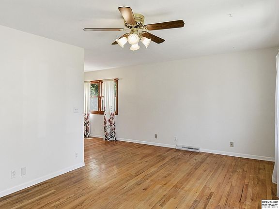 5th image of 1304 Englewood Dr