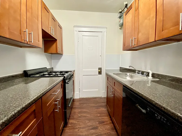 89 Park Dr #18 — Photo 6