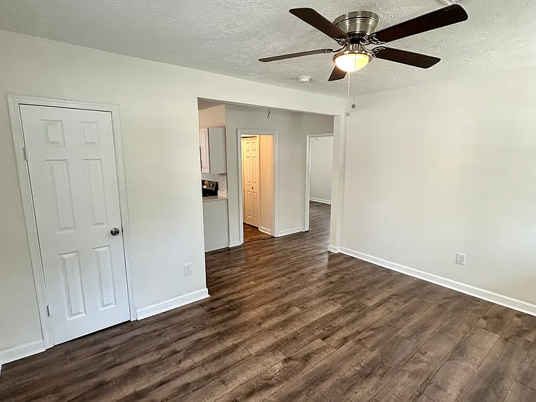 227 Settlers Landing Rd — Photo 3