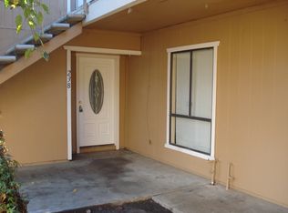 238 N Crenshaw St, Visalia, CA 93291