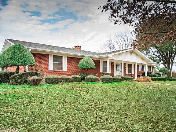 3rd image of 501 W Brookwood Ln