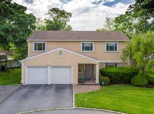 308 B South Oyster Bay Rd, Syosset, NY 11791