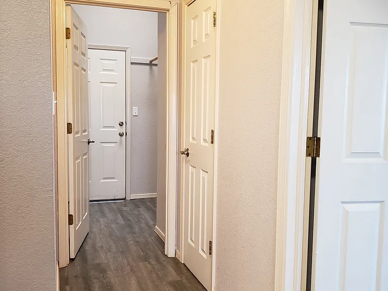 3721 Agate St — Photo 2