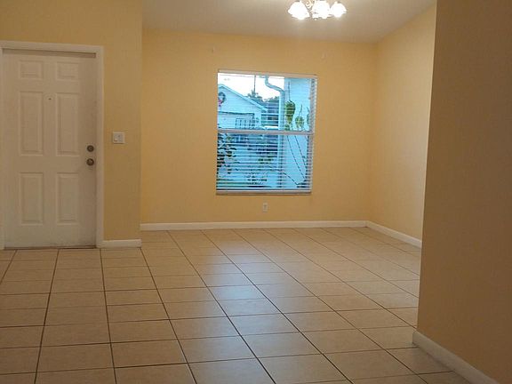 3rd image of 2473 SW Summit St