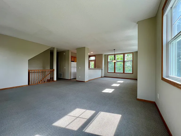 1922 Red Maple Ln — Photo 6