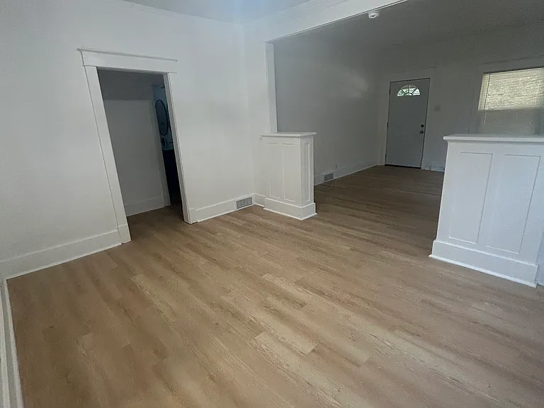 415 S Harrison St — Photo 4