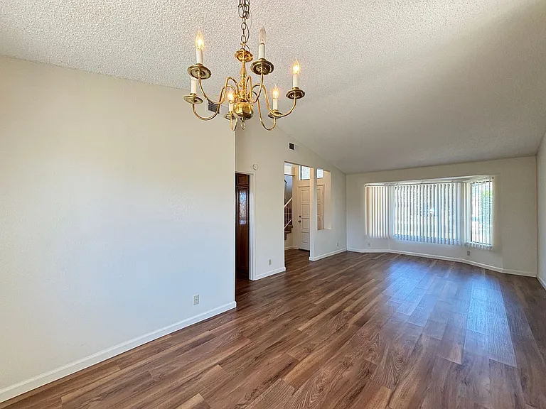 43909 Kennsington Pl — Photo 4