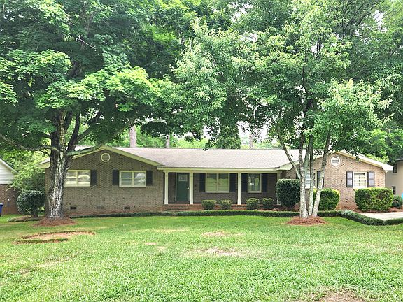 2nd image of 1482 Wesley Dr
