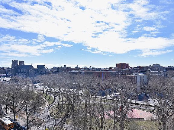 5th image of 6 Fordham Hill Oval APT 8C