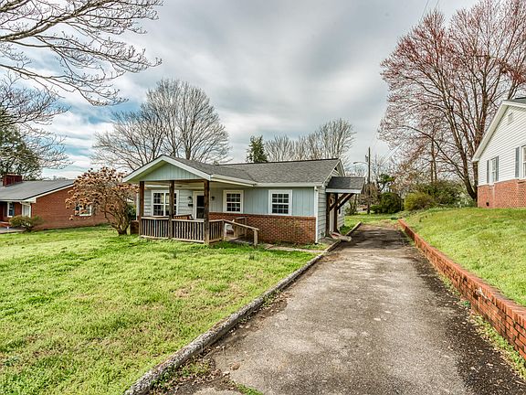 3rd image of 306 Scenic Dr