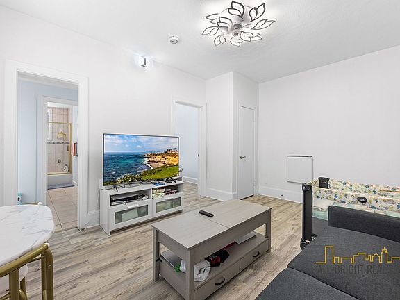 5th image of 56 Park Vale Ave #19