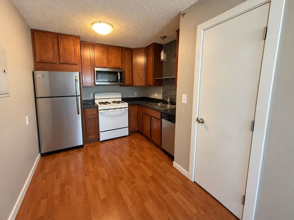 3900 Minnehaha Ave APT 204