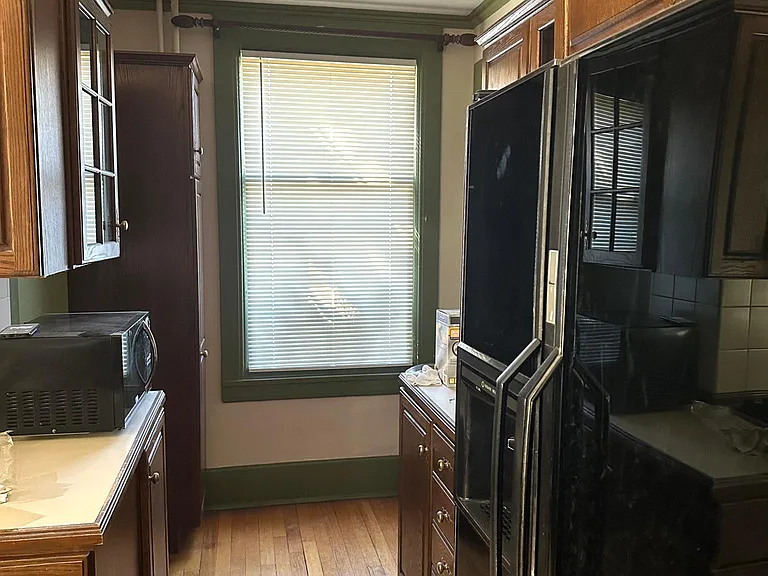 209 Hudson St — Photo 30