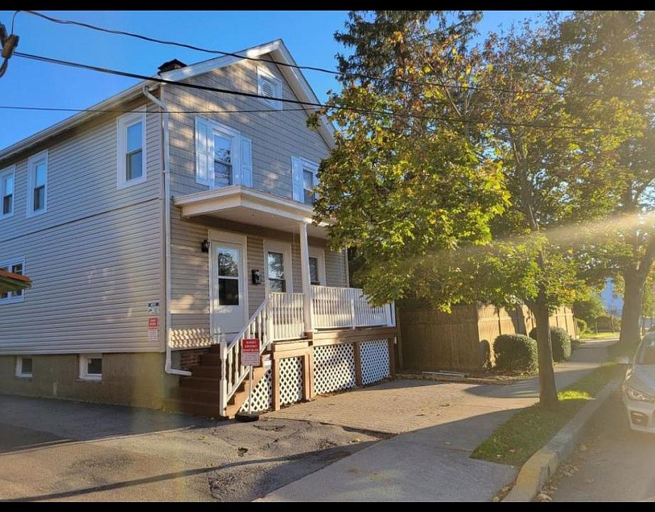 1st image of 32 Saint John St