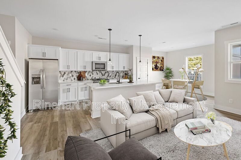 1st image of 380 Ginsberg Rd