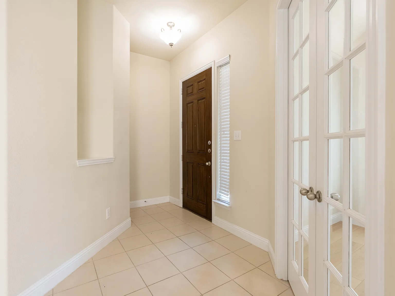 4 bed, 2044 sqft, $2,495 — Photo 4