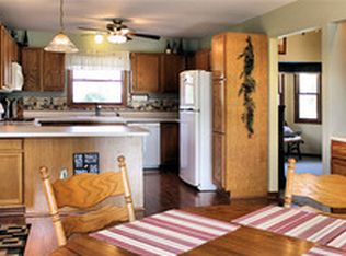 2533 Meadow Green Ct, Aurora, IL 60506