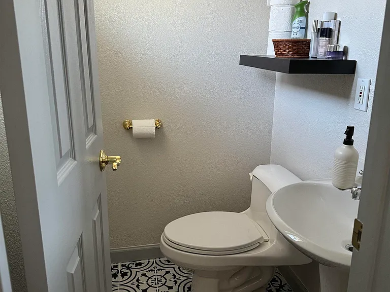 524 Ruth Way — Photo 4