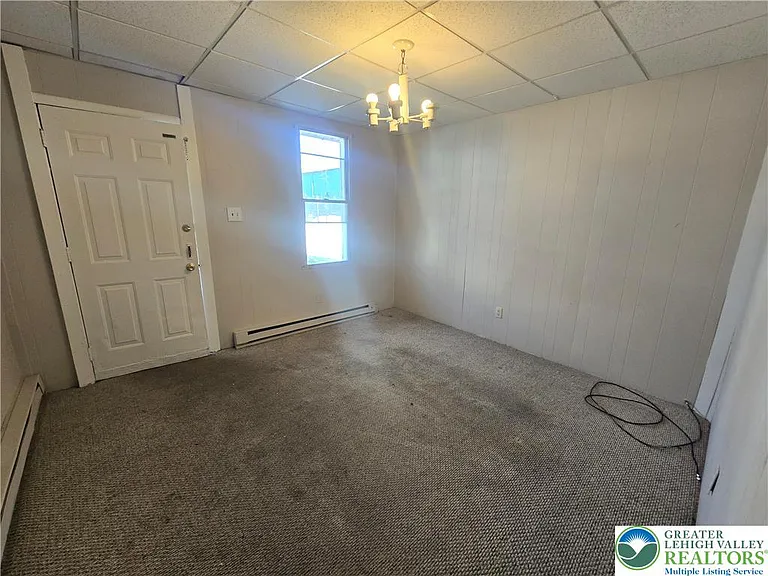 211 Columbia St — Photo 2